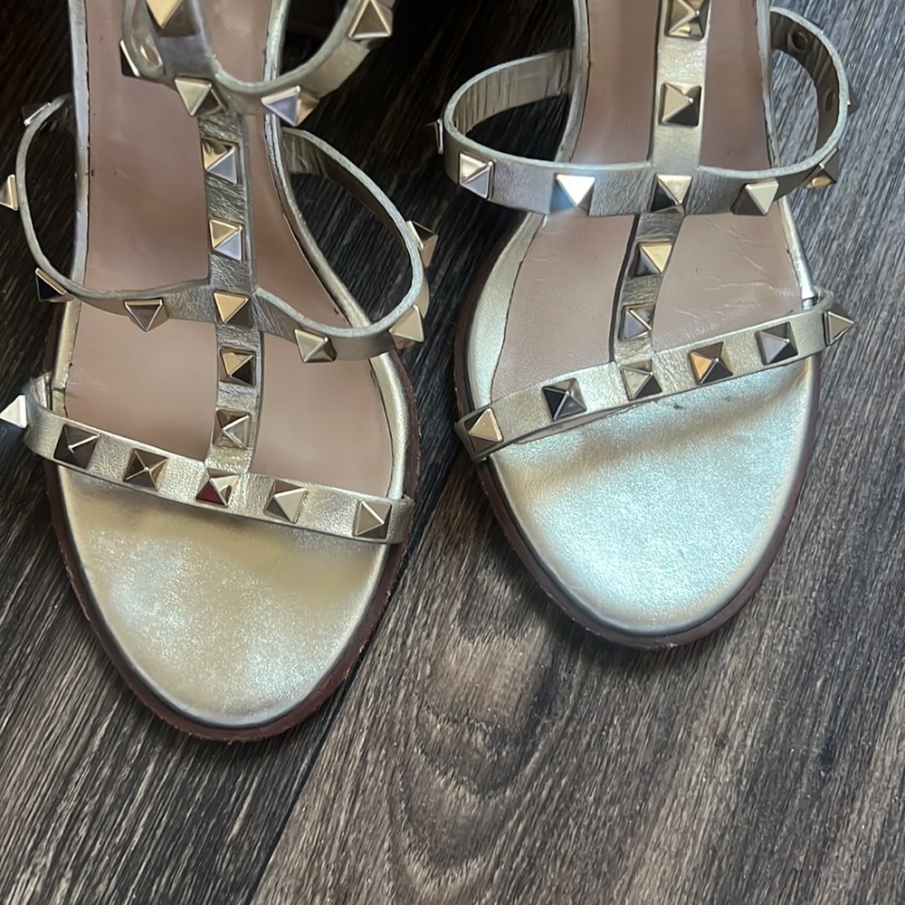 Valentino ROCKSTUD ANKLE STRAP SANDAL - Picture 3 of 11